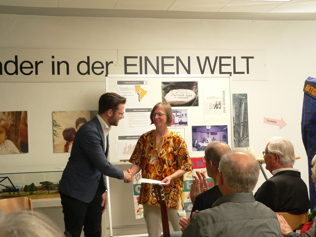 EWIZ Jubiläum Oberbürgermeister Felix Heinrichs und Aktion Friedensdorf-Vorsitzende Franziska Suffenplan-Göbels